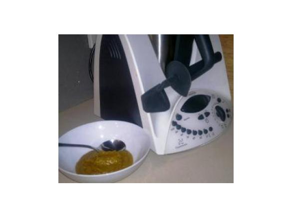 Green Spinach and Pea Soup