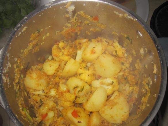 Cauliflower with potatoes- Inspired by Madhur Jaffrey's Aloo Gobi