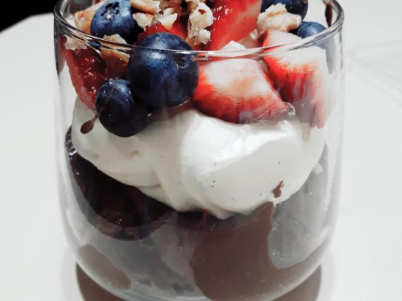 THE BEST RAW AVOCADO CHOCOLATE MOUSSE