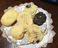 One hundred biscuits/cookies