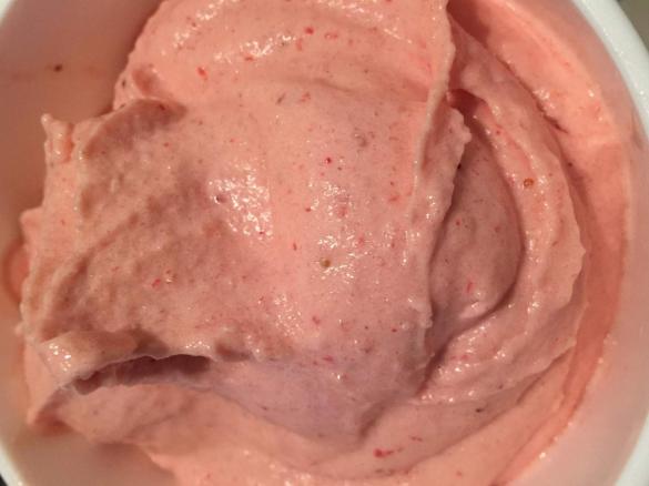 Banana Strawberry 'Ice Cream'