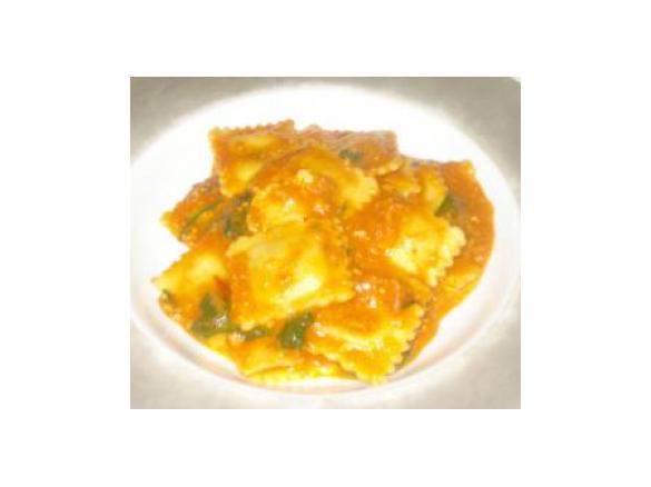 Spinach & Ricotta Ravioli in Fresh Pasta Sauce