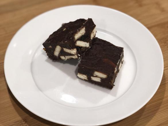 Chocy Fruity Bicky Slice