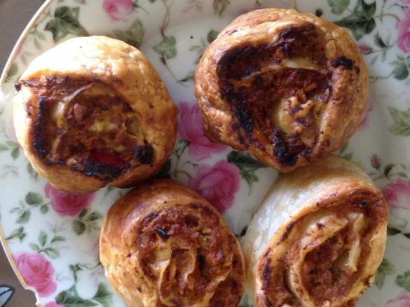 Apple & fruit chutney scrolls