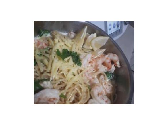 Creamy Garlic Prawn Linguine (w Low Carb, Dairy Free, Vegetarian Variations)