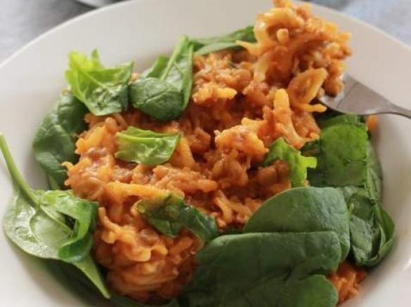 Pasta with Chicken , Lentils and Spinach