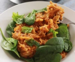 Pasta with Chicken , Lentils and Spinach
