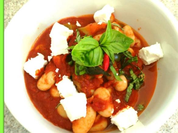feta and butter bean chilli 296cal per serve