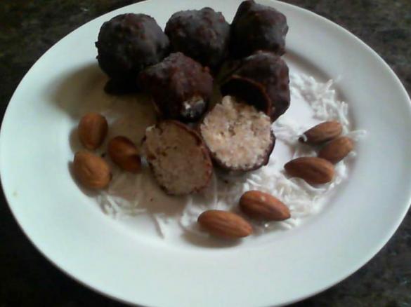 Almond 'Bounty' Balls