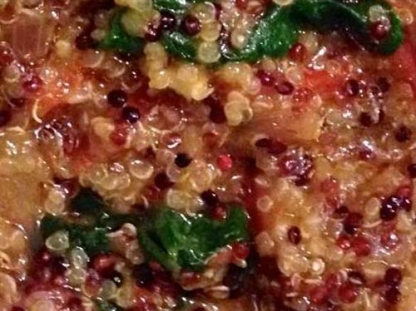 Sundried tomato and spinach quinoa 'risotto' 