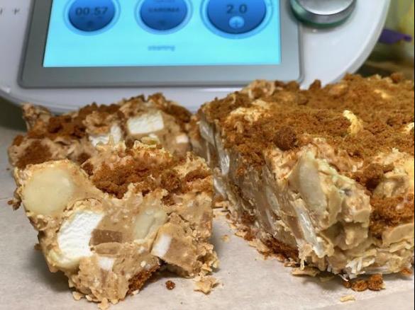 Biscoff Rocky Road Slice