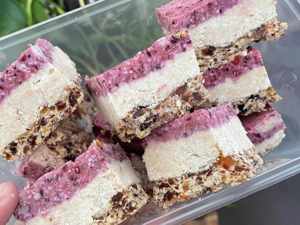 Raw lemon blueberry slice