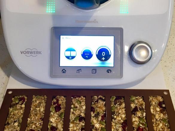 Nut free No Bake Muesli Bar