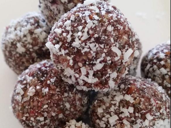 Raspberry & Cacao Bliss Balls