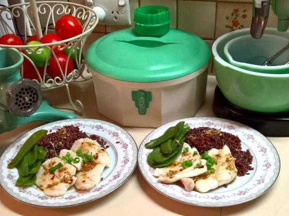 Hoki with Chilli and Ginger dressing and Red Rice 