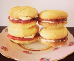 Rhubarb Cream Melting Moments