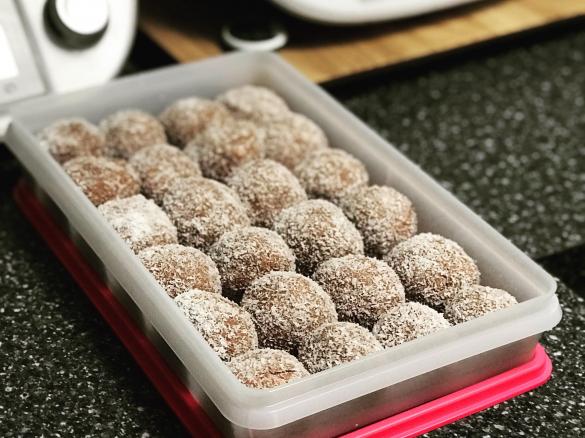 Bec’s Tim Tam Balls
