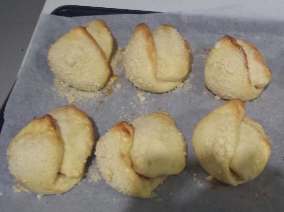 Granny Molly's bulkas (cinnamon buns)