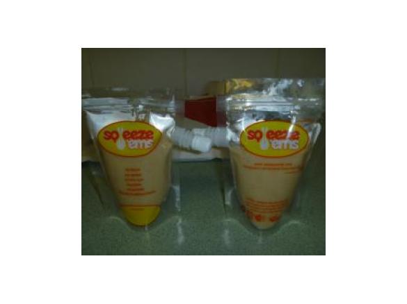 Mia's Favourite Apple and Oatmeal Squeezy Fruit