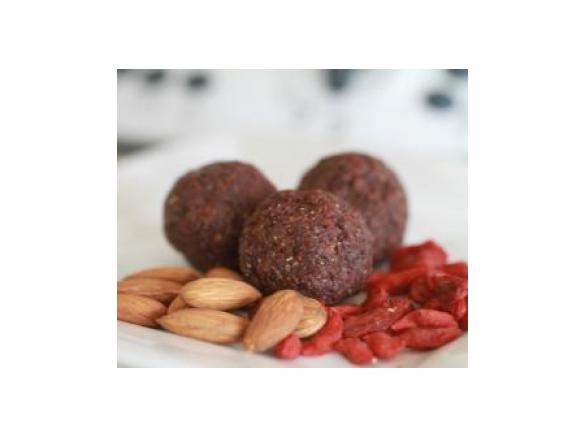 Raw Cacao bean & Goji berry treat balls