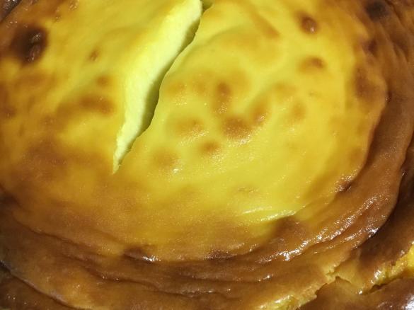 Variation mango passionfruit baked cheesecake