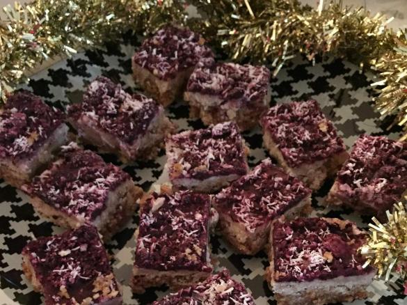 Raw blueberry & vanilla slice