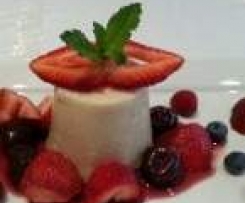 Frozen Panna Cotta with Banana,        yoghurt & honey