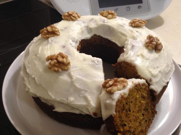 Carrot & Walnut Cake - Easy