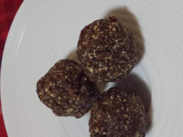 Thermomix Date 'Nakd' Balls