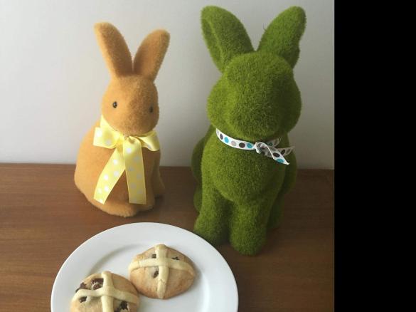 Hot Cross Bun Shortbread