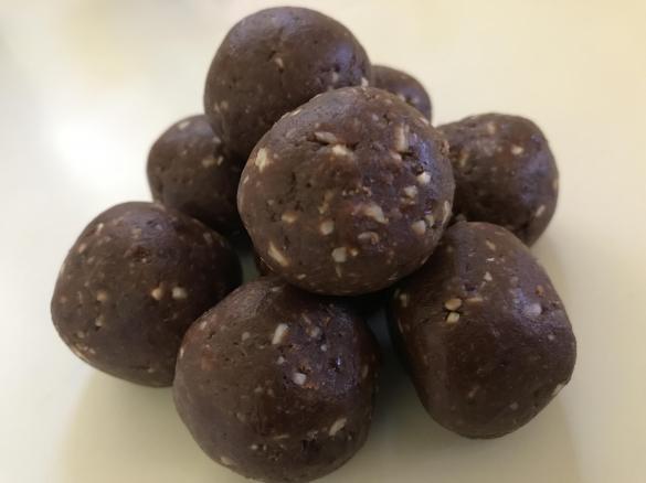 Picnic Bar Bliss Balls (Wholefood Simply)
