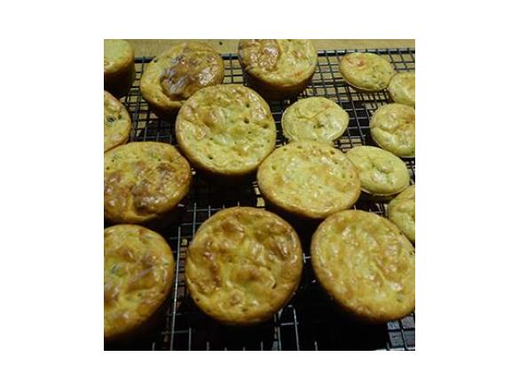  Zucchini and bacon mini quiches 
