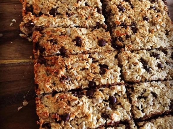 Choc chip muesli bars