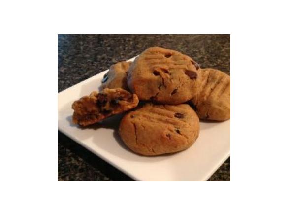 Peanut Butter Choc Chip Cookie Dough Bites (no flour, no oil, no added white sugar)