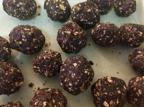 Double Chocolate Bliss Balls (Wholefood Simply)
