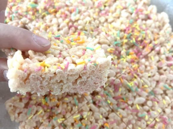 Rice Bubble Slice (LCM's)