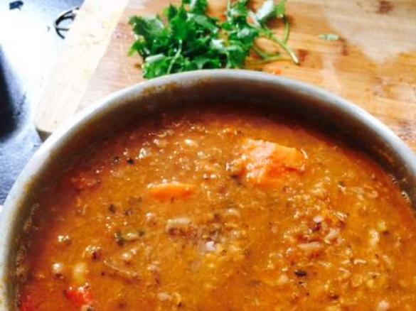 Jamaican sweet potato & bean curry