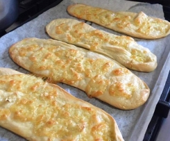 Garlic cheesy naan