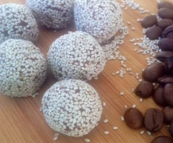 RAW COFFEE & CACAO BALLS
