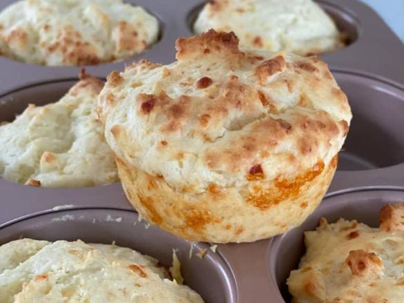 Quick cheese scones
