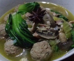 Low carb Asian meatball soup