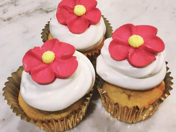 Classic vanilla cupcakes