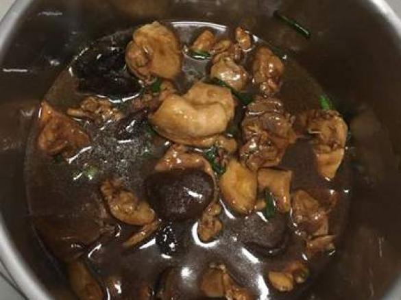 Fried shiitake mushroom with chicken