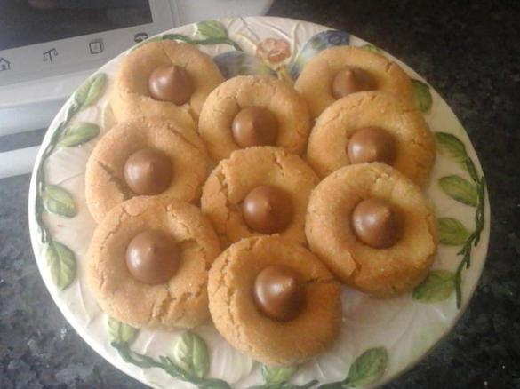 Peanut Butter Blossom Cookies