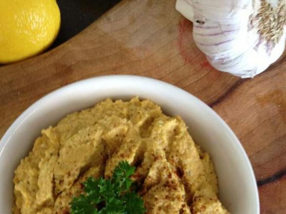Hemp seed korma hummus