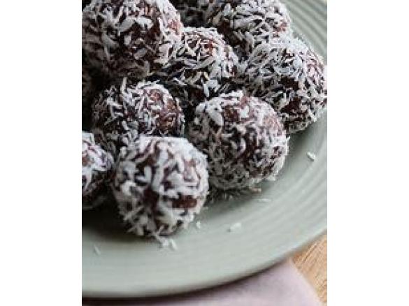 Healthy Chocolate, Coconut & Date Bliss Balls