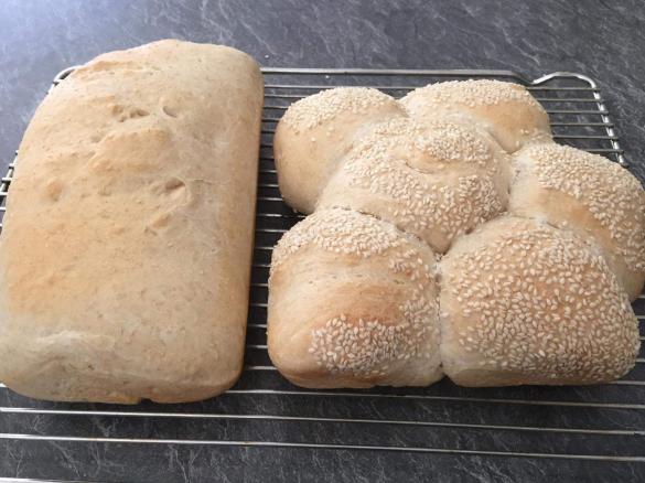 Kel'z wholemeal/white bread and rolls