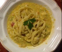 Chicken & Veg Fettucine in a creamy sauce