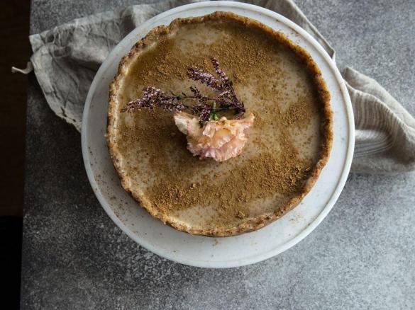 Date and cardamom tart - Fouad Kassab