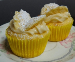 HUNTERS Lemon Cream Cheese Angel Cupcakes